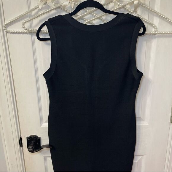Elegant Black Sleeveless Dress w/Gold Zipper Detail - Picture 7 of 8